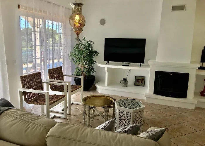 Med - Private Pool, Garden, Sun Day, Stunning Views *